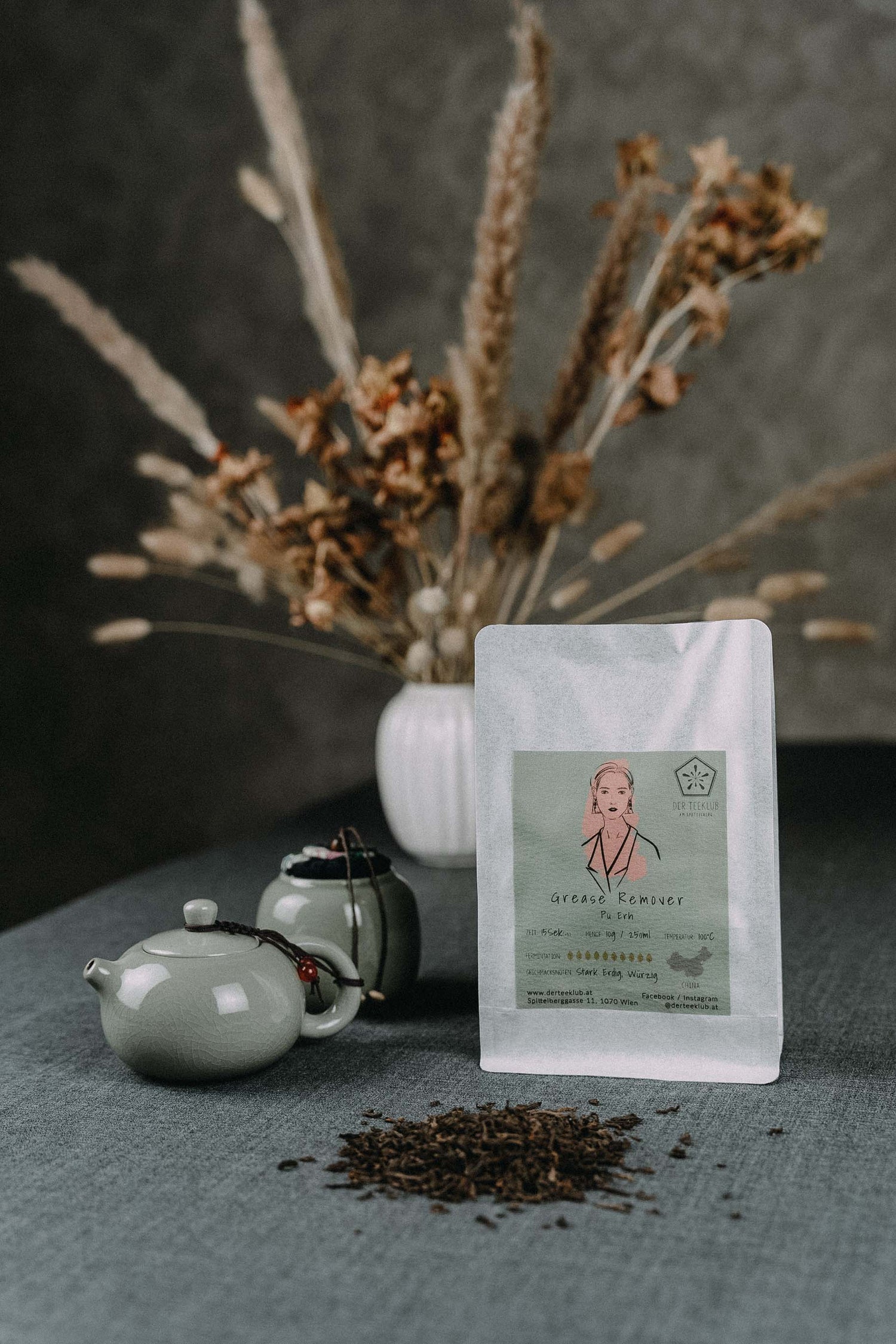 Pu erh teeblätter trocken